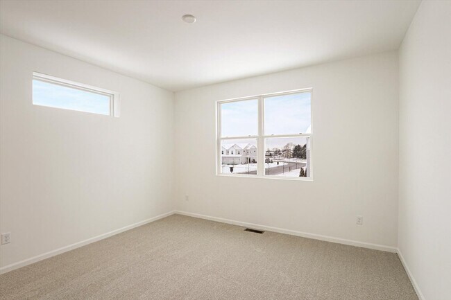 Building Photo - 181 Kingsport Dr