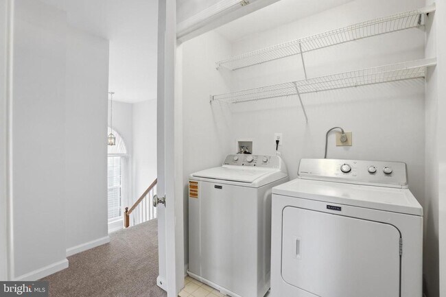 Building Photo - 6137 Manchester Park Cir