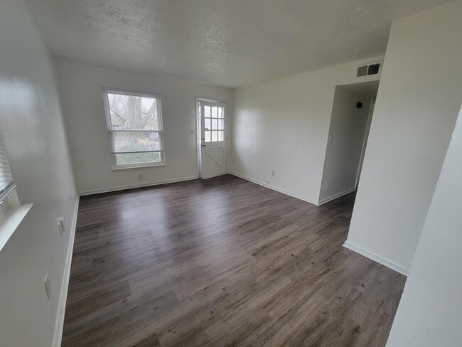 Building Photo - 3962 Northampton Dr