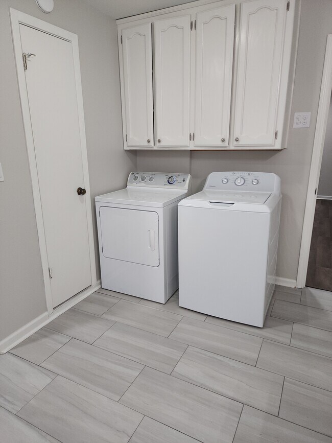 washer and dryer - 1939 S Ringer Ave