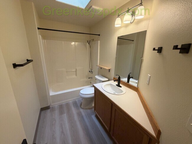 Building Photo - Charming 3-Bedroom/2.5-Bathroom House in the Cathedral Park Neighborhood of St. Johns