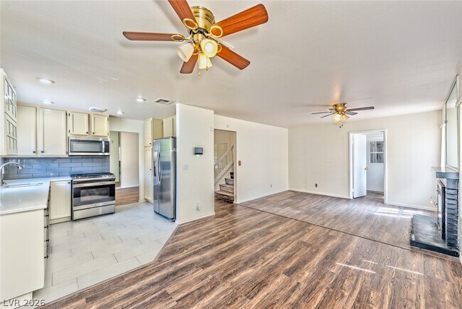 Building Photo - 7686 Selby Ct