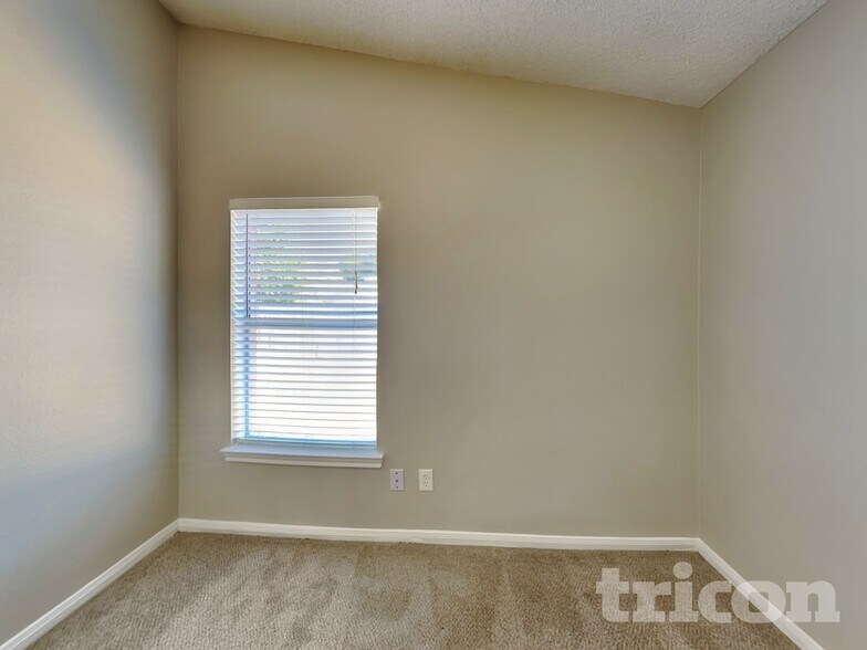 Building Photo - 3114 Boynton Dr