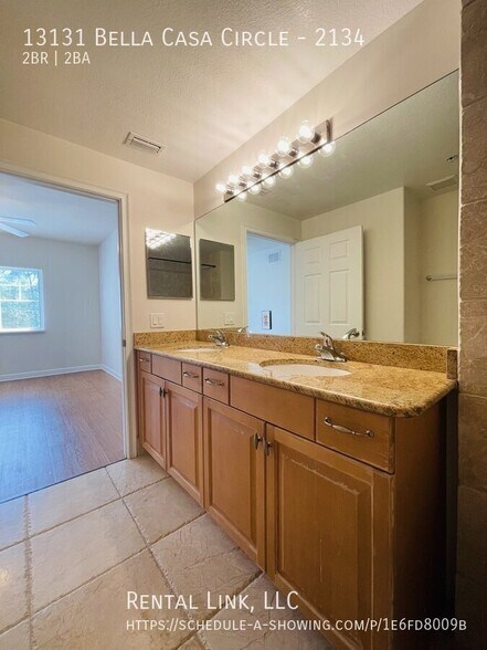 Building Photo - 13131 Bella Casa Cir