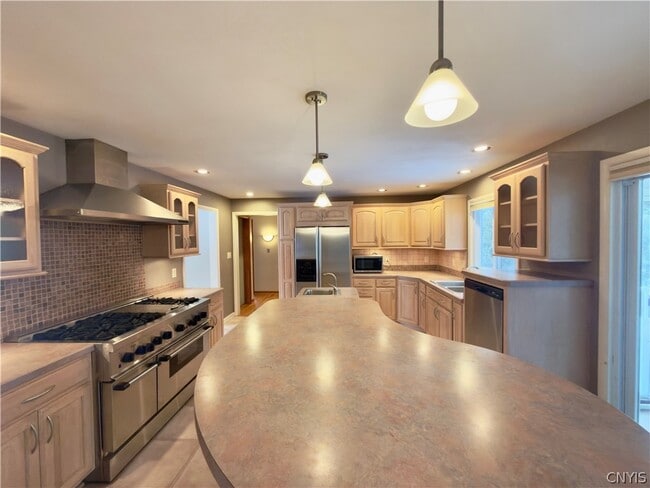 Building Photo - 112 Terrace Cir