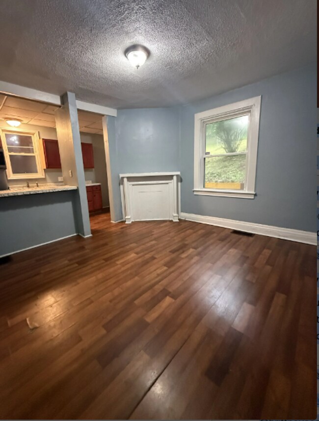Building Photo - 7656 Highland Ave