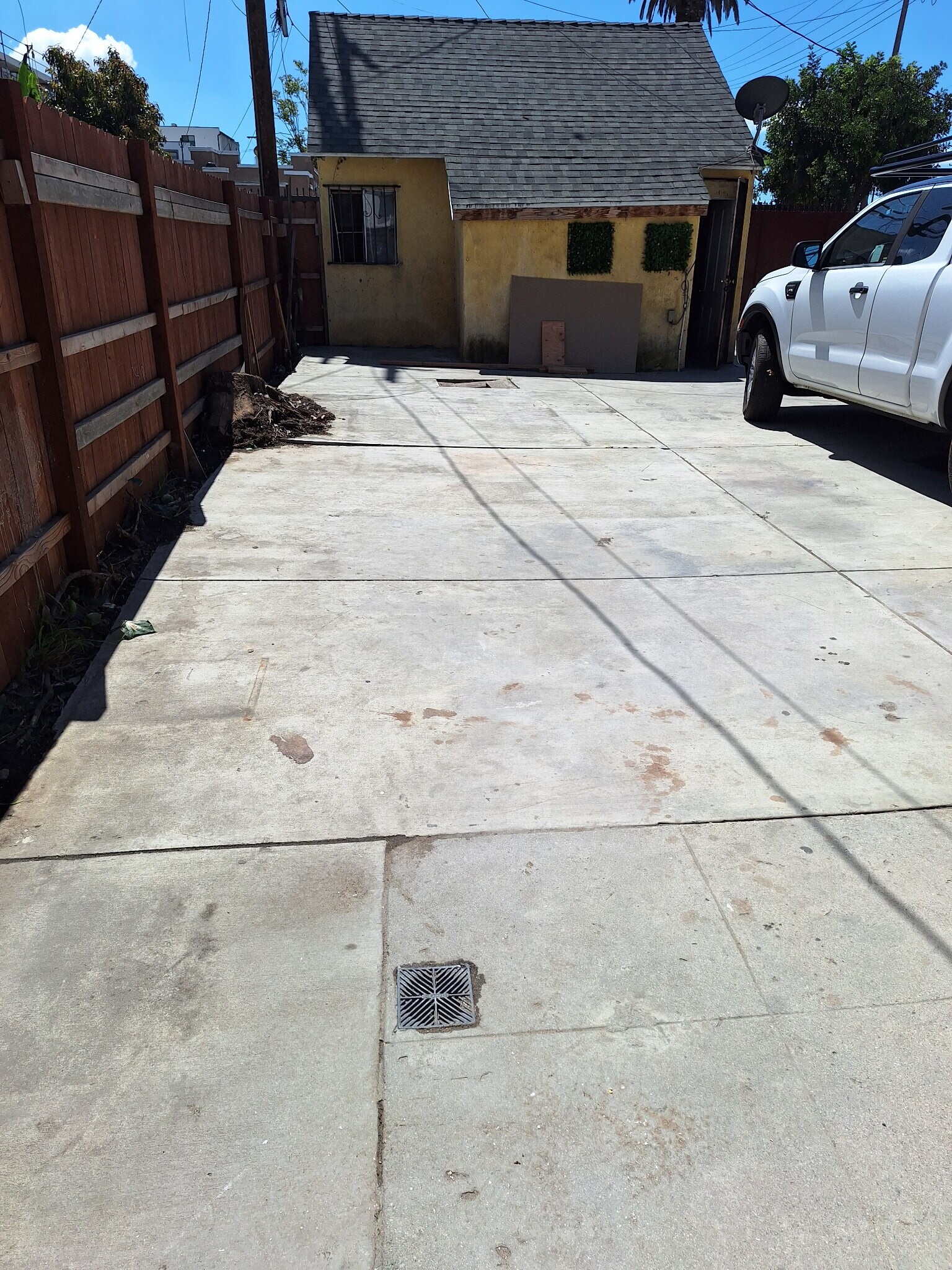 Building Photo - 1280 W 38th St