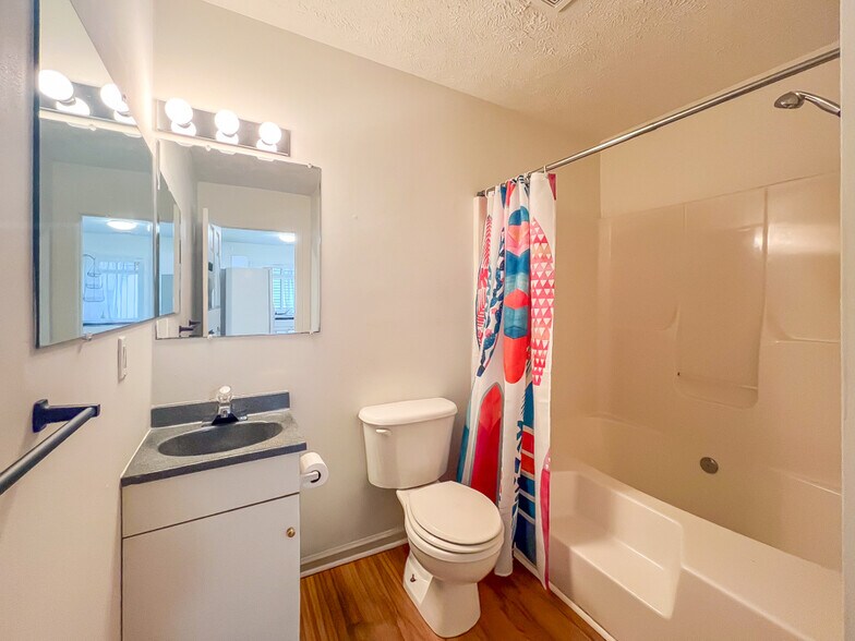 Building Photo - 34 Fox Hill Dr