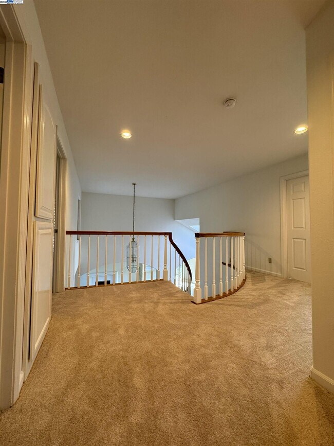 Building Photo - 1295 Whispering Oaks Pl