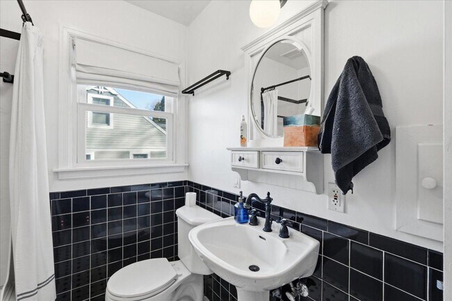 Building Photo - 313 S Midvale Blvd