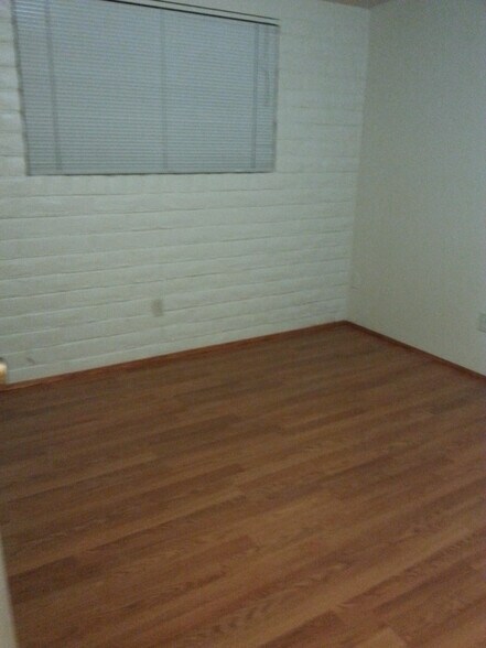 Building Photo - 3001 E Blacklidge Dr