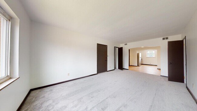 Building Photo - Parma - Ridgewood Lofts - 2 Bedroom - 1 Bath