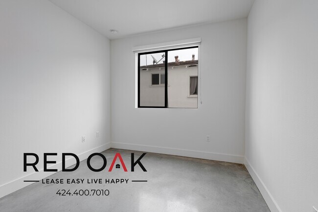 Building Photo - 5727 La Mirada Ave