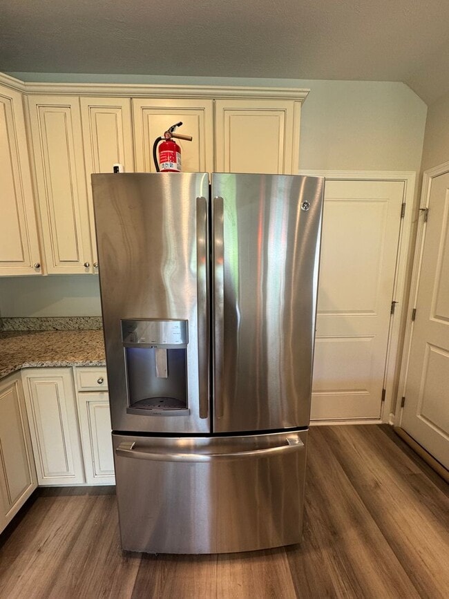 Building Photo - Beautiful 3 Bedroom 3.5 Bath in Sewickley, PA!