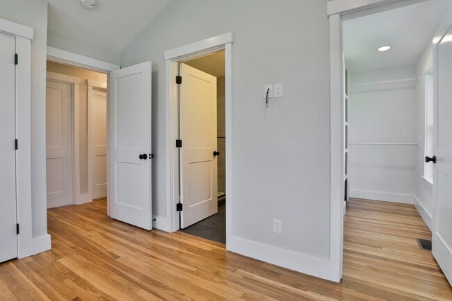 Building Photo - 7 Christopher St