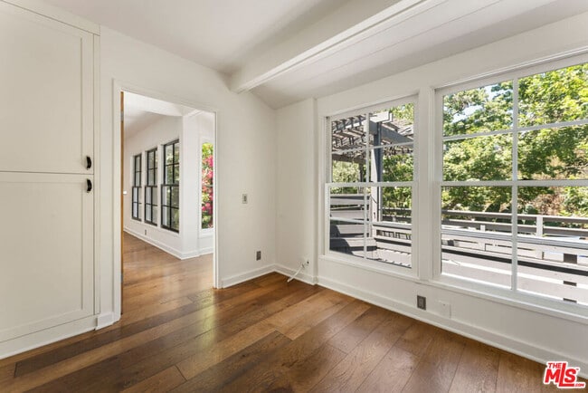 Building Photo - 1530 Elevado St