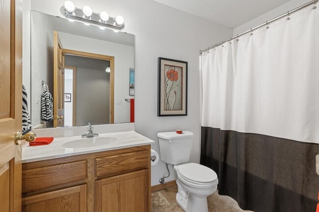 Building Photo - 220 Emerson Ave E