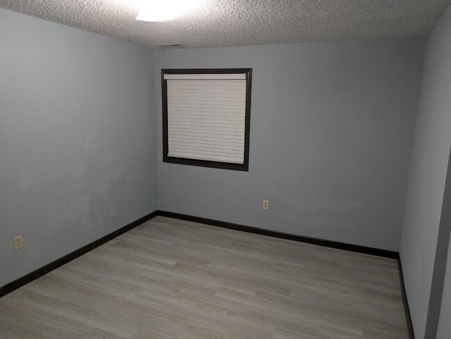 Building Photo - 3136 N Longfellow Ct