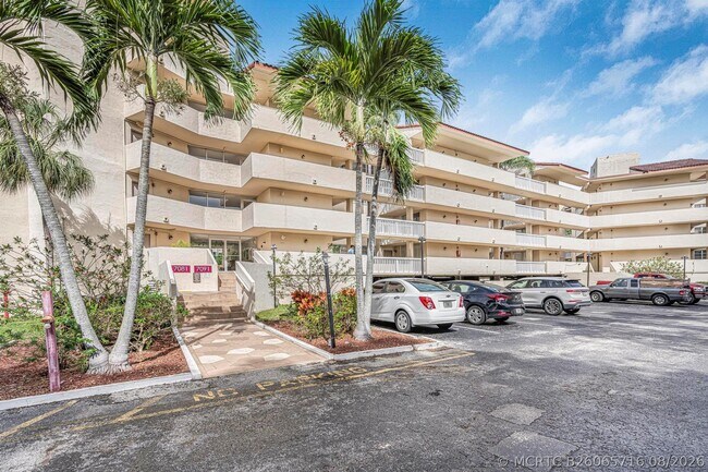 Building Photo - 7081 Environ Blvd