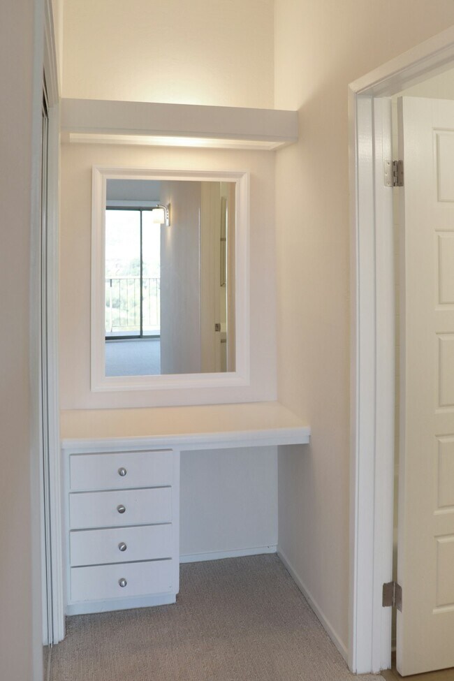 Building Photo - 30 Harbor Oak Dr