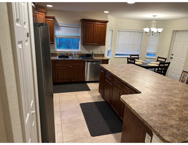 Building Photo - 221 Beech Way NW