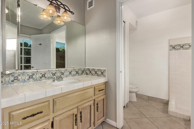 Building Photo - 4912 E Ludlow Dr