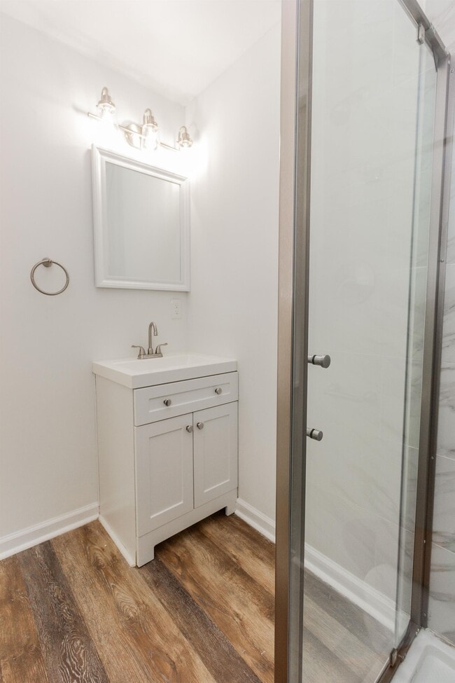 Building Photo - 231 Maple St