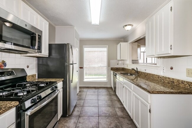 Building Photo - 7406 San Simeon Dr