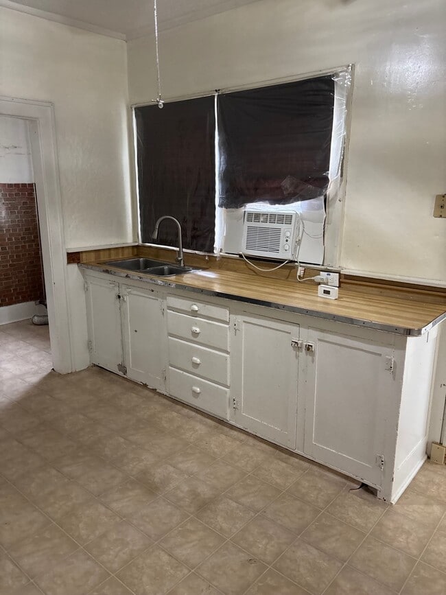 Building Photo - 804 W Ashland Ave