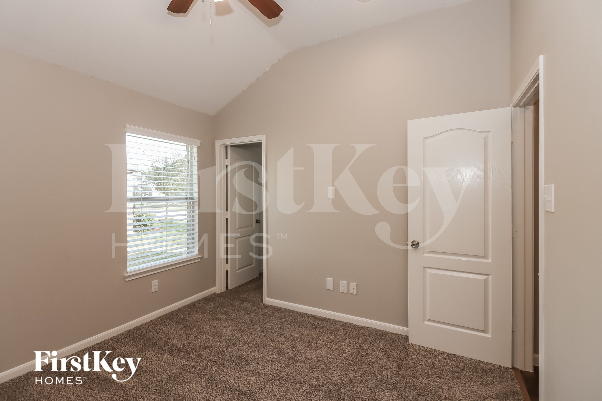 Building Photo - 6011 Little Grove Dr
