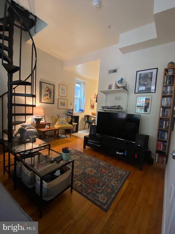 Building Photo - 922 S 49th St