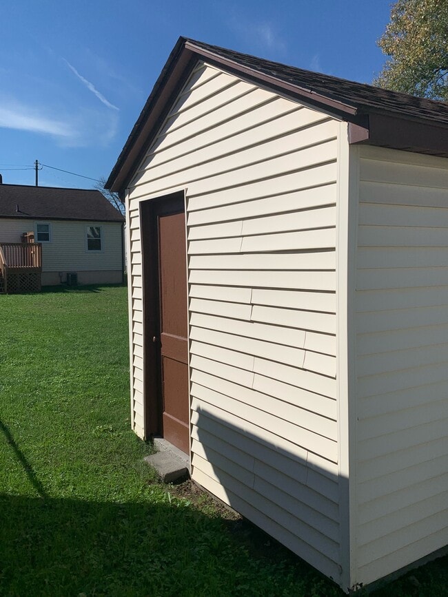 Building Photo - 228 E Madison Ave