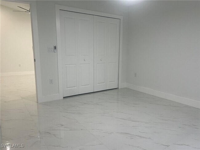 Building Photo - 2403 Dogwood Ave S
