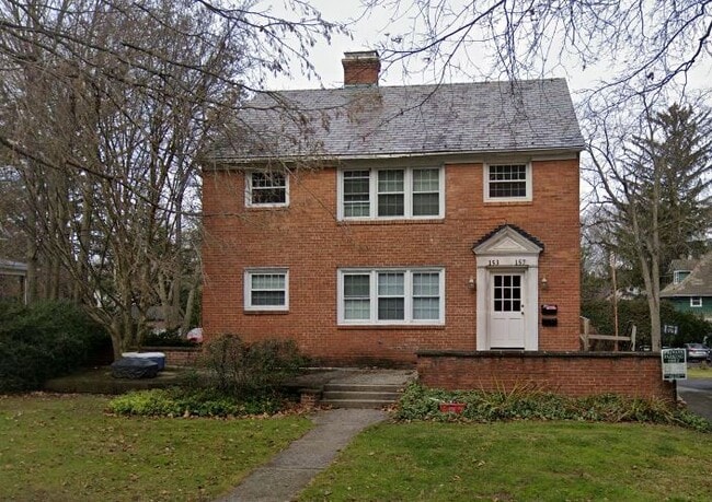 Building Photo - 157 E Park Ave