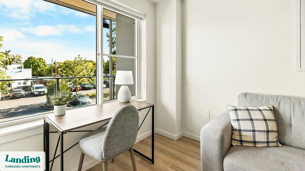 Building Photo - 11505 NE Yacht Harbor Dr