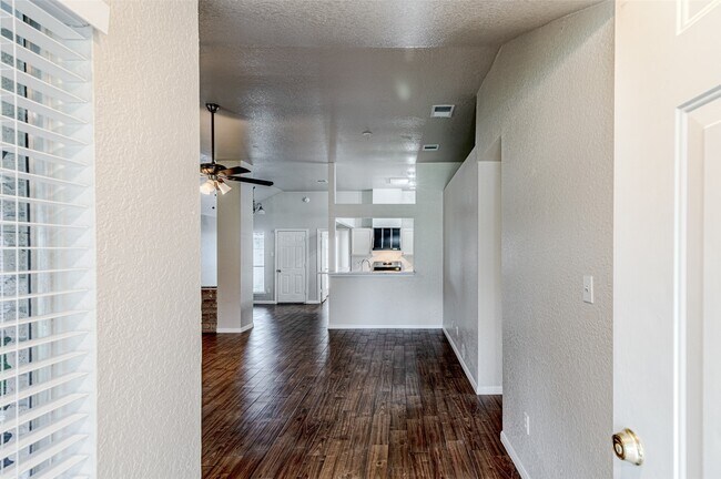 Building Photo - 1710 Blindlake Dr