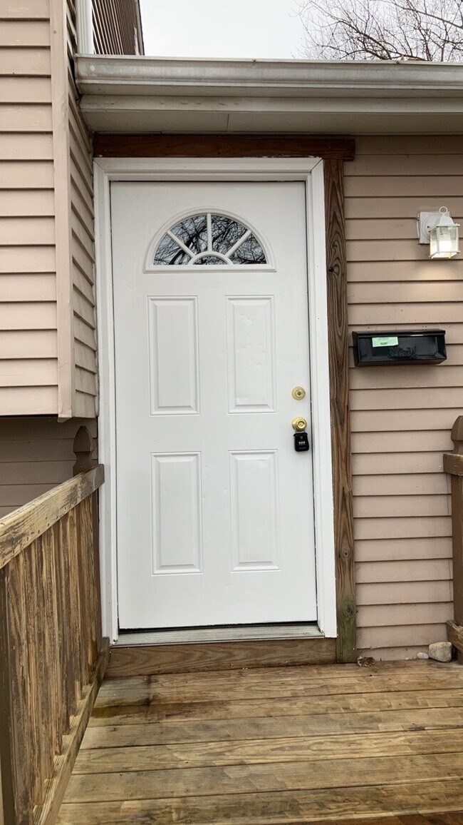 Building Photo - 105 Woodard Dr