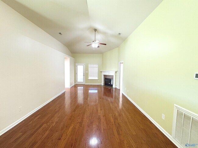 Building Photo - 101 Forest Glade Dr