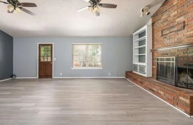 Building Photo - Updated 3 Bedroom/2 Bath Home w/Beautiful Landscaping - Edmond Schools