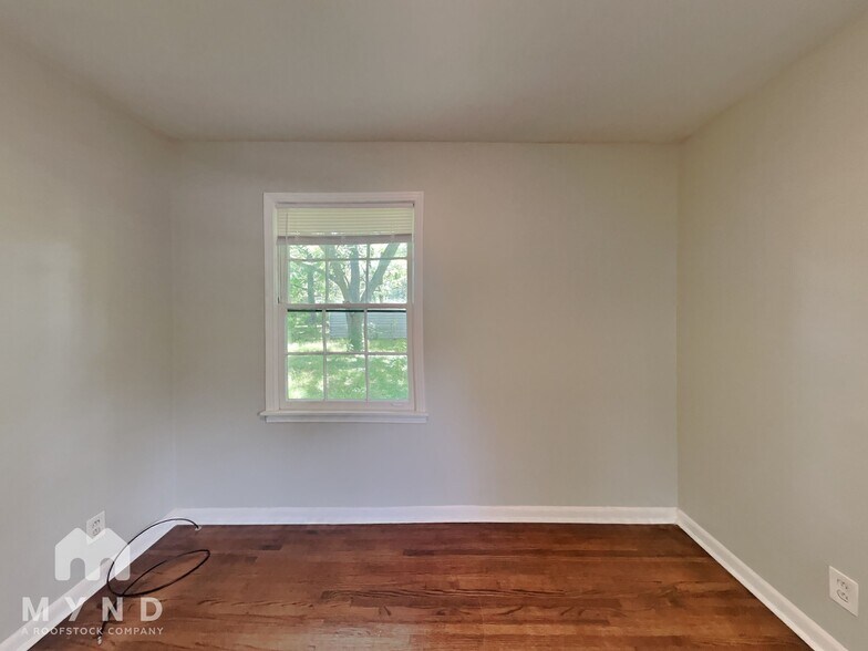 Building Photo - 921 Daniel Cir