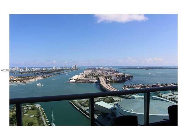 Building Photo - 900 Biscayne Blvd