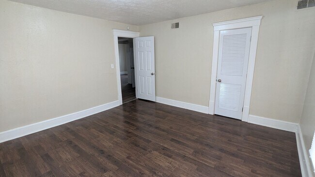 Building Photo - *793 Boulevard St - Duplex