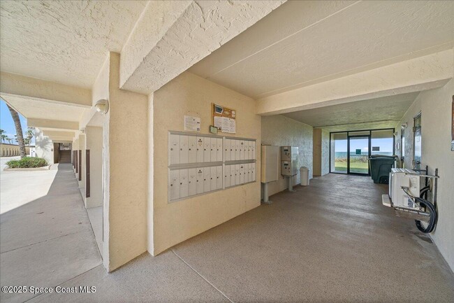 Building Photo - 1465 Jimmy Buffett Mem Hwy