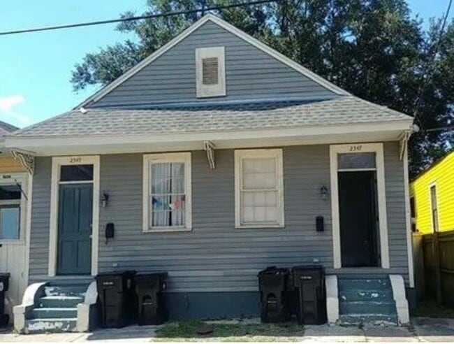 Building Photo - 2347 Annunciation St
