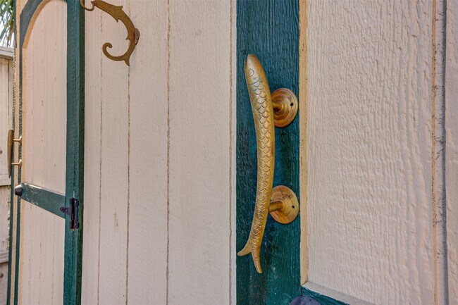 Building Photo - 1001 Bomar St