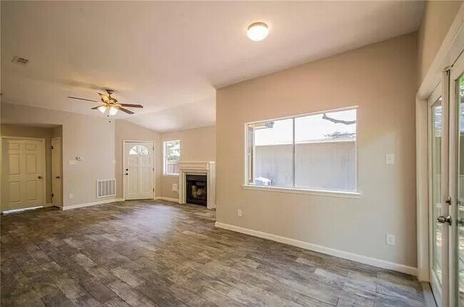 Building Photo - 1704 Whitney Way