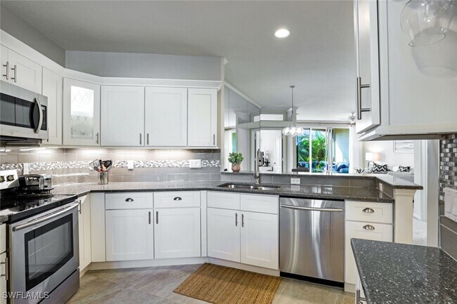 Primary Photo - 8385 Excalibur Cir