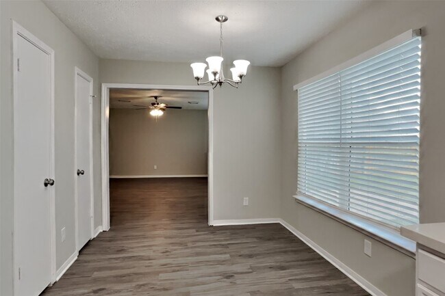 Building Photo - 12822 Careywood Dr