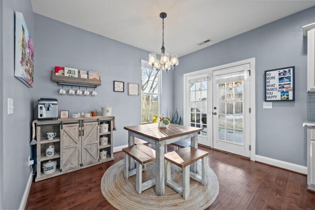 Building Photo - 115 Hampton Dr