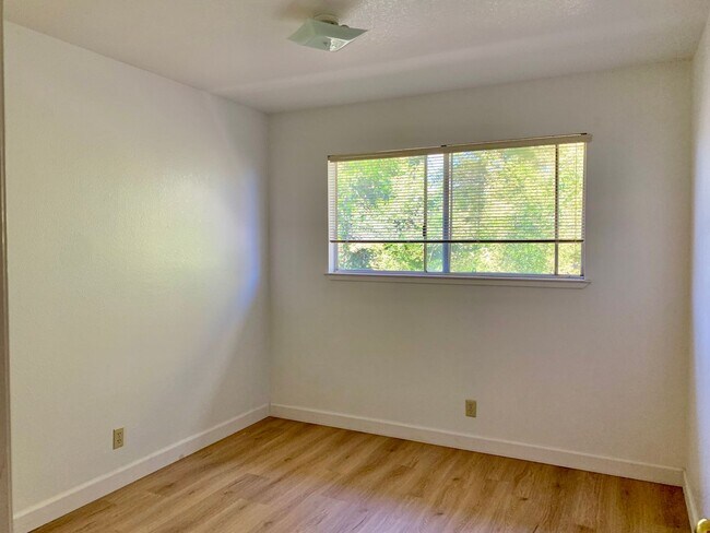 Building Photo - 1471 Gabilan Dr